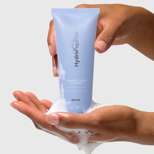 Toepassing van Foaming Cream Cleanser op de huid