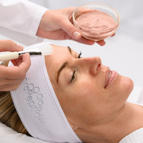 Toepassing van Balancing Mask op de huid